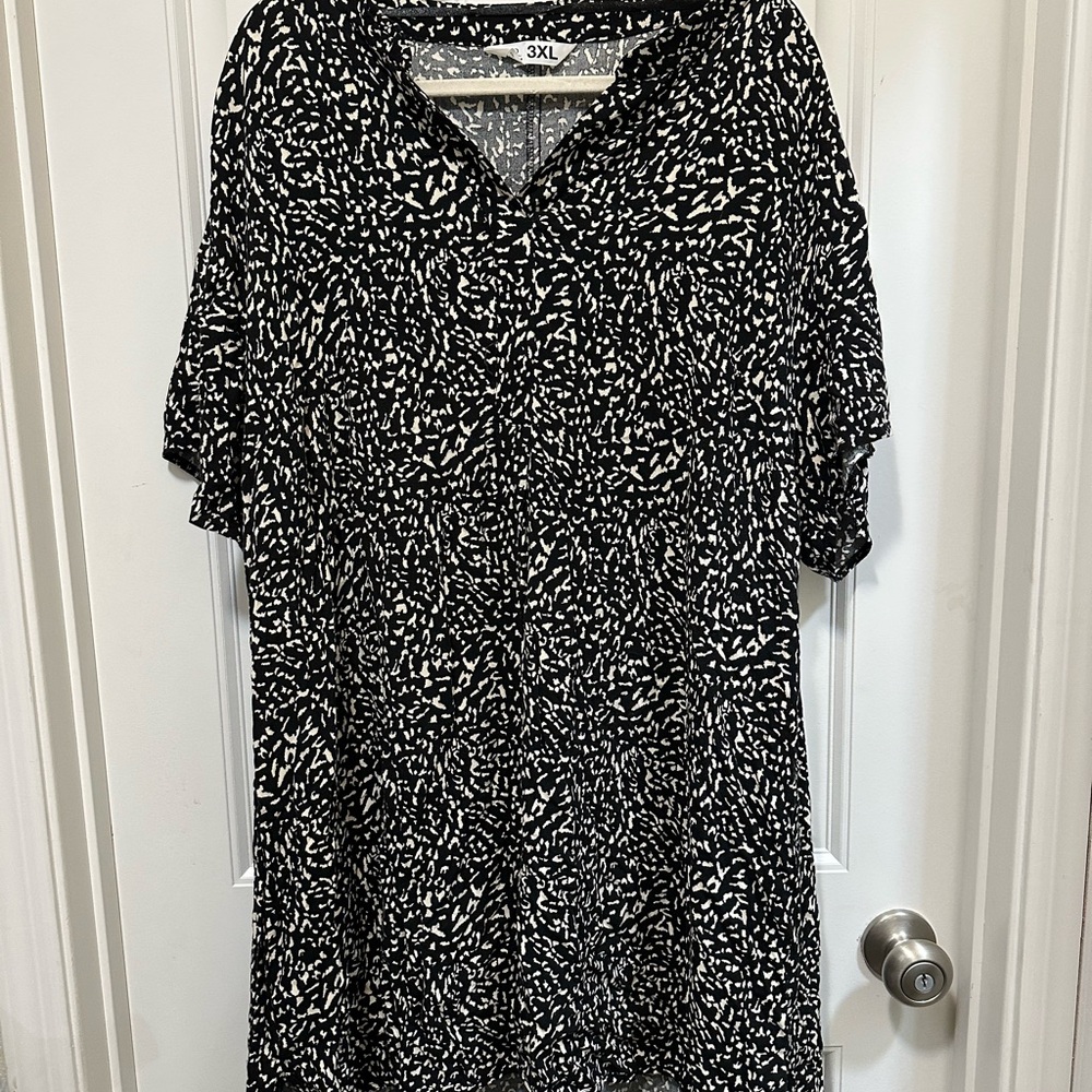 Women's Black and White Patterned dress